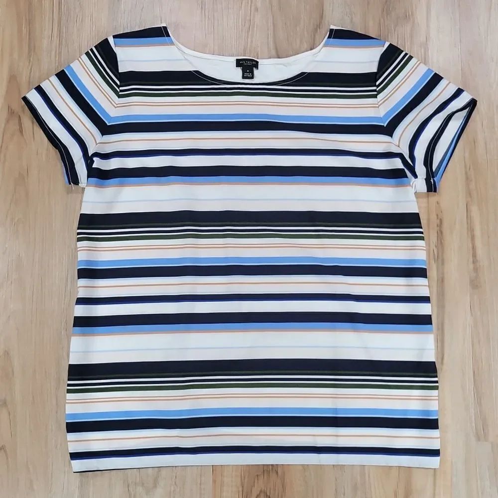 🔺️Ann Taylor Cream Striped Short Sleeve Top Medium